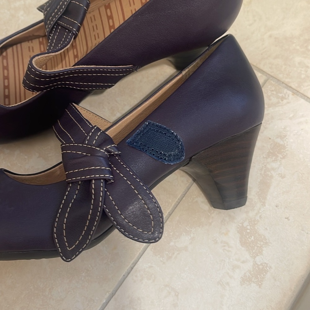 Kima Women's Mary Jane Leather Shoes, Plum Sz 6-5 View 4